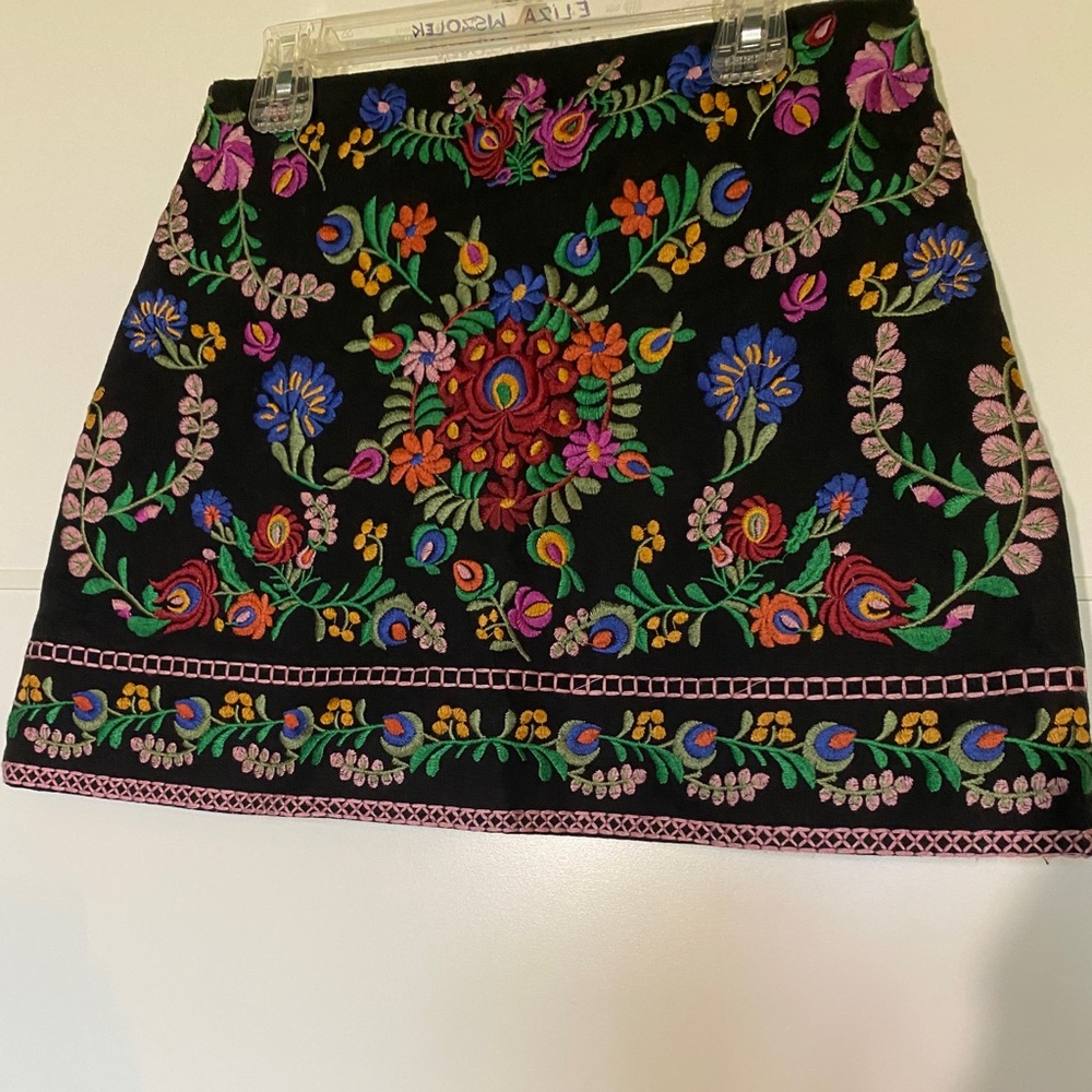 Floral Folk Embroidered Mini-Skirt